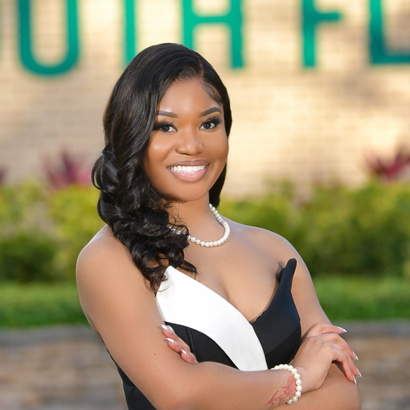 Headshot of Nashari Carter on campus