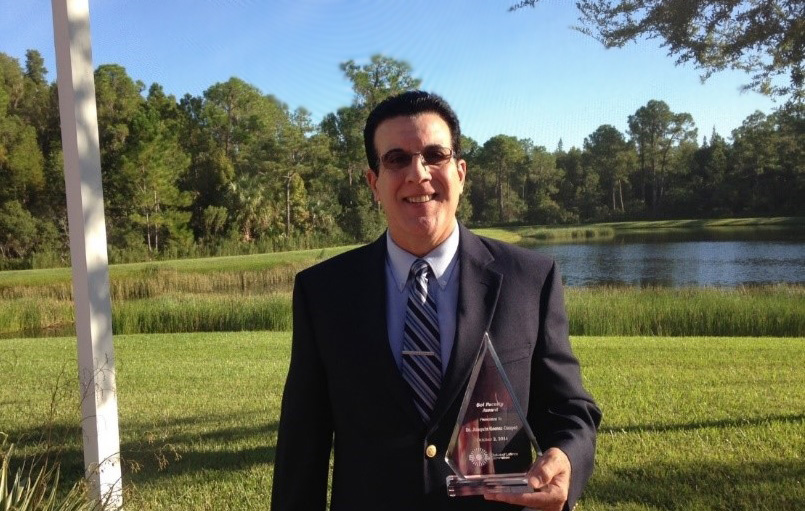 Dr. Joaquin Gomez-Daspet received the Sol Award