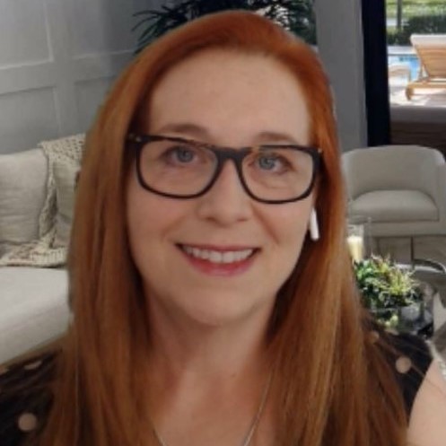 Laura Murray headshot