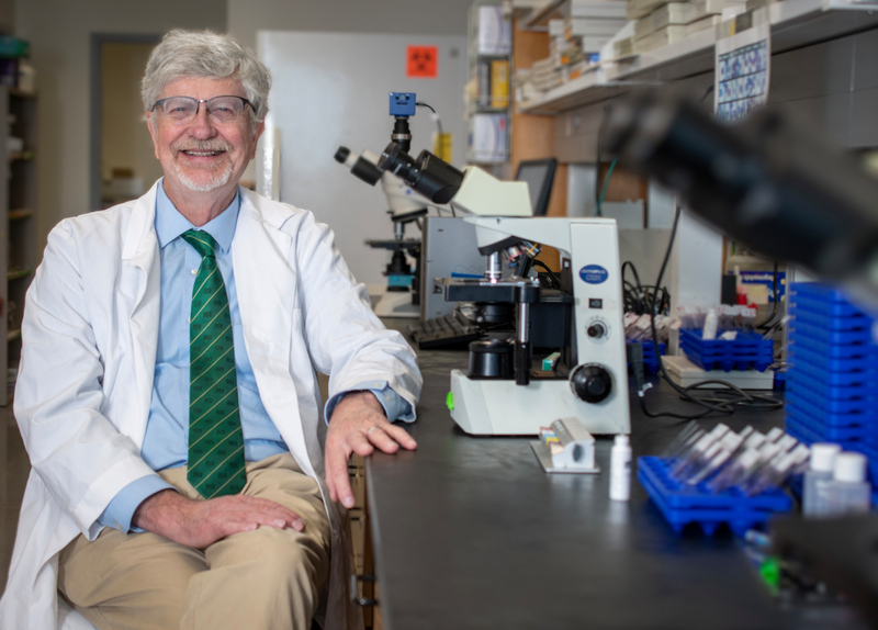 Dr. Sten Vermund in lab 