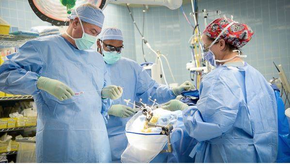 Dr. van Loveren Operates