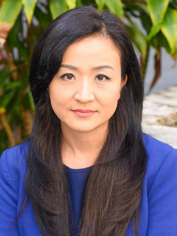A headshot of Dr. Heewon Gray