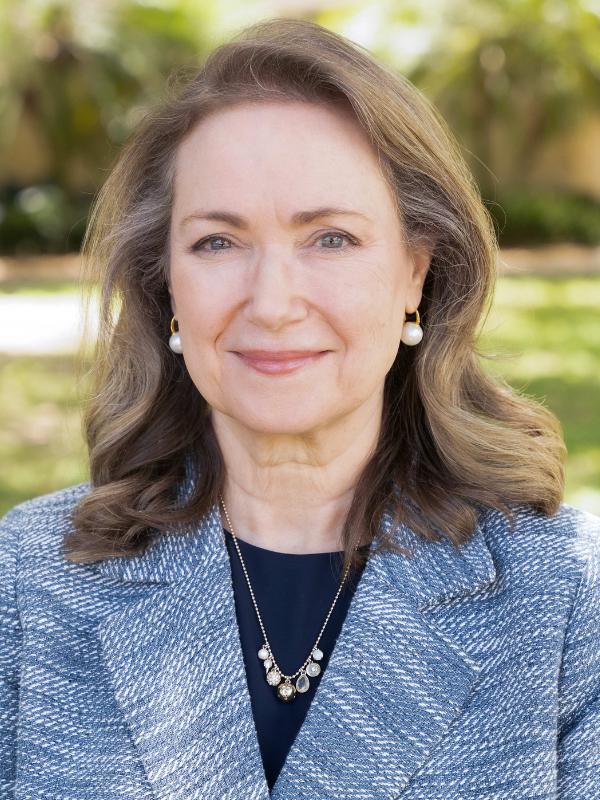 A headshot of Lori Reeves