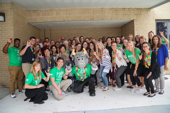 Group photo of students and staff with Rocky the Bull