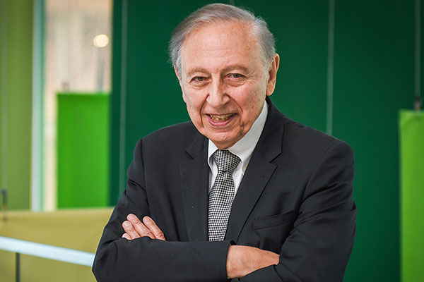 Portrait of Dr. Robert Gallo